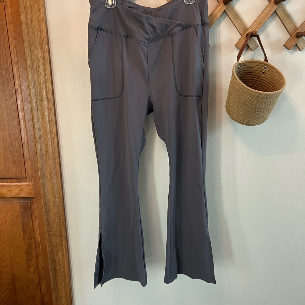 Chic Gray Flared Pants with Pockets